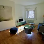 Duplex With Cathedral View شقة