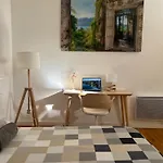 아파트 Duplex With Cathedral View