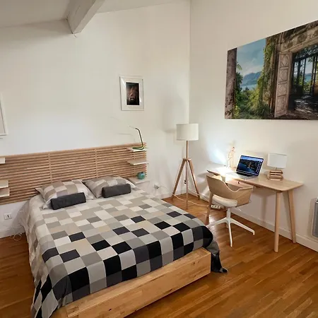 Apartment Duplex With Cathedral View Montpellier